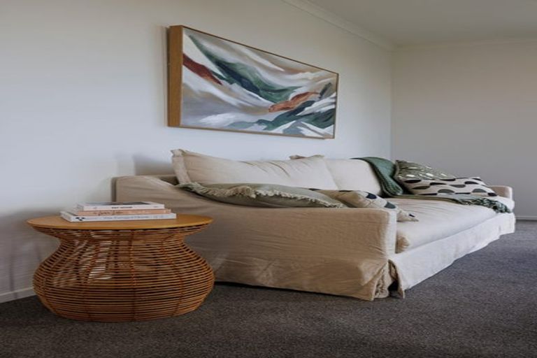 Photo of property in 32 Te Piriti Road, One Tree Point, 0118