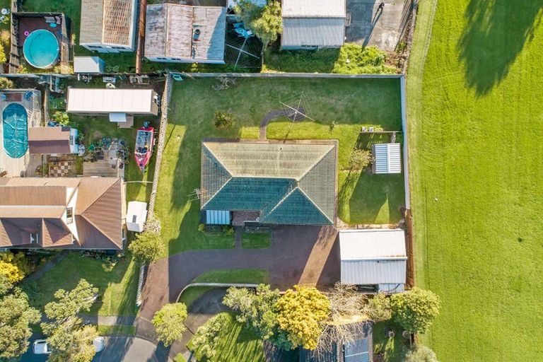 Photo of property in 8 Warden Place, Mangere Bridge, Auckland, 2022