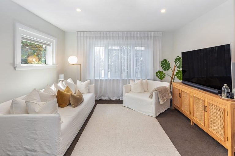 Photo of property in 3 Strowan Road, Strowan, Christchurch, 8052