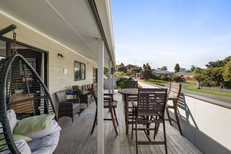 Photo of property in 11 Pohutukawa Drive, Athenree, Katikati, 3177