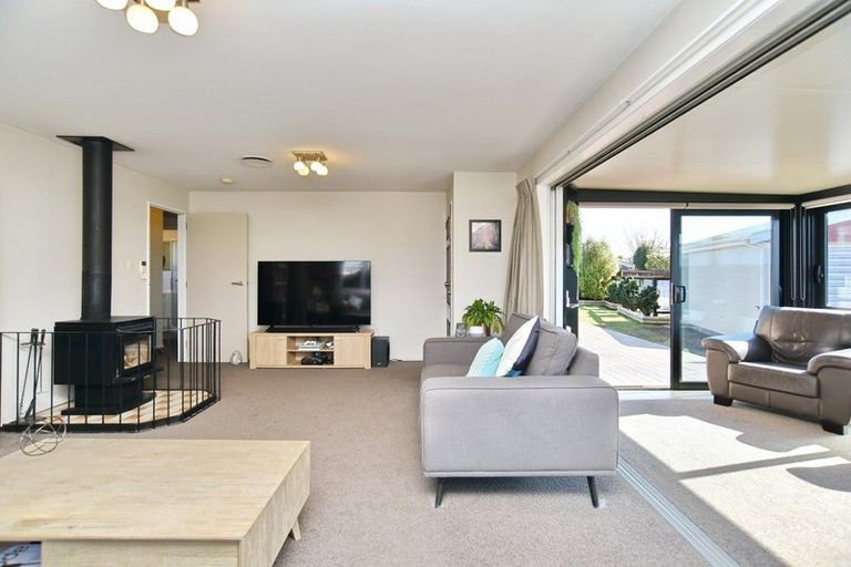Photo of property in 177b Grimseys Road, Redwood, Christchurch, 8051