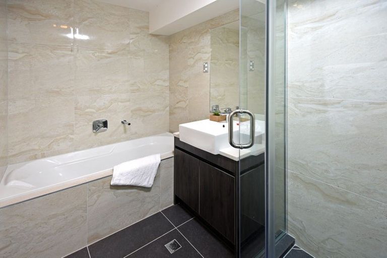 Photo of property in 11 Waru Lane, Te Atatu Peninsula, Auckland, 0610