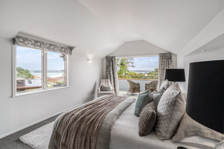 Photo of property in 77a Stanley Point Road, Stanley Point, Auckland, 0624