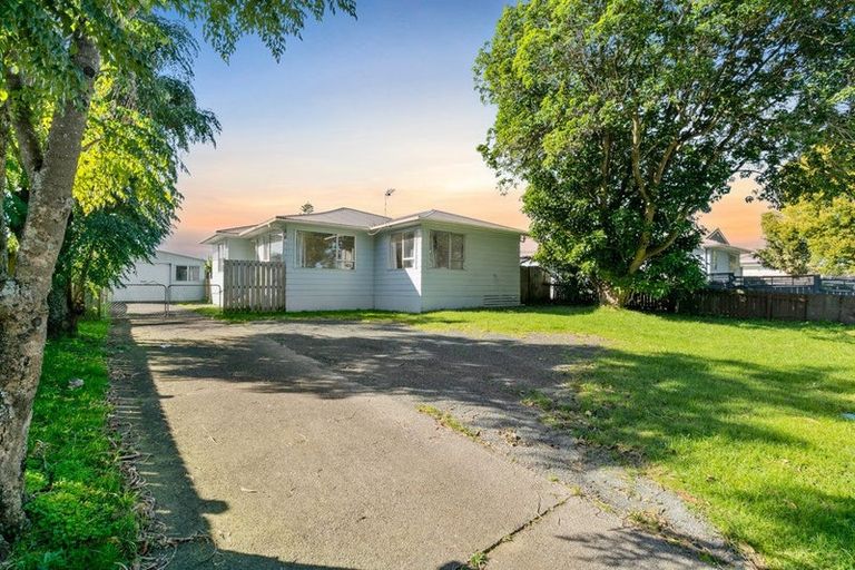 Photo of property in 400 Roscommon Road, Clendon Park, Auckland, 2103