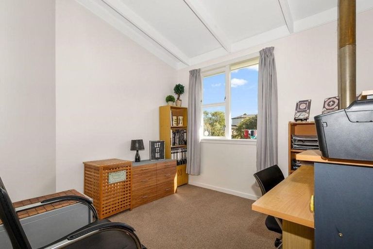 Photo of property in 11 Tiroroa Avenue, Te Atatu South, Auckland, 0610