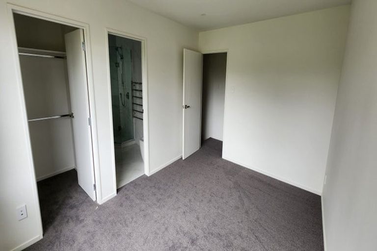 Photo of property in 12 Korokio Lane, Henderson, Auckland, 0612