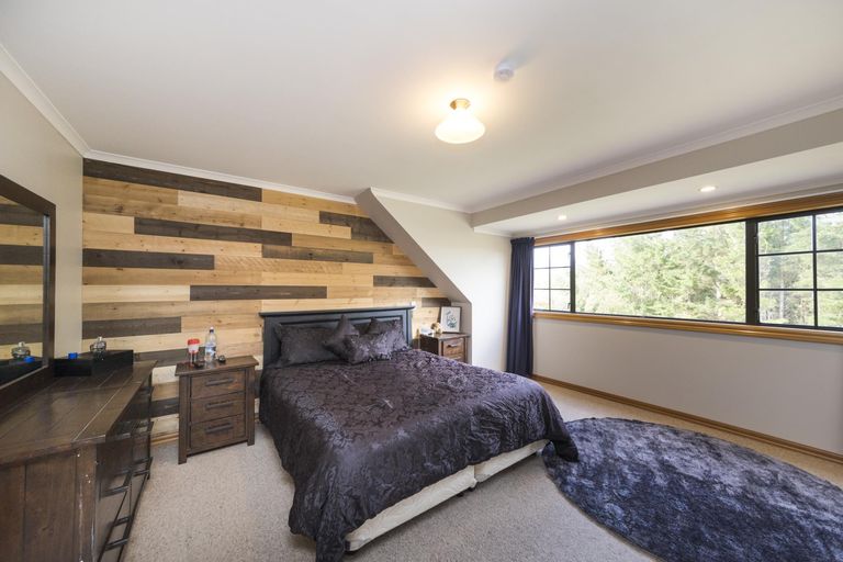 Photo of property in 116 Pacific Drive, Fitzherbert, Palmerston North, 4410