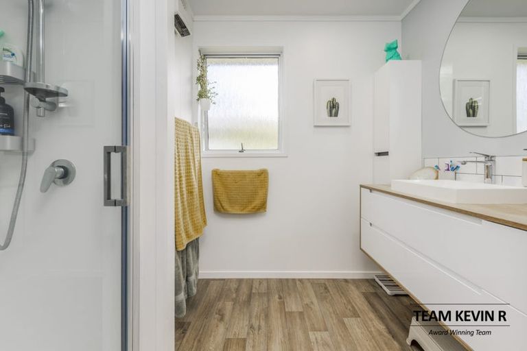 Photo of property in 11 Cadiz Place, Red Hill, Papakura, 2110