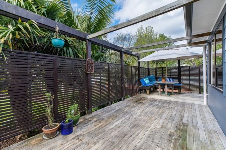 Photo of property in 30 Hydra Place, Glen Eden, Auckland, 0602