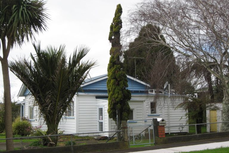 Photo of property in 6 Broadway, Waitara, 4320