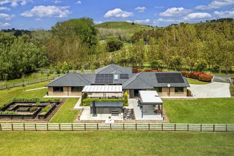 Photo of property in 34 Arone Way, Wainui, 0994