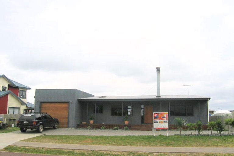 Photo of property in 166 Kowhai Avenue, Matarangi, Whitianga, 3592