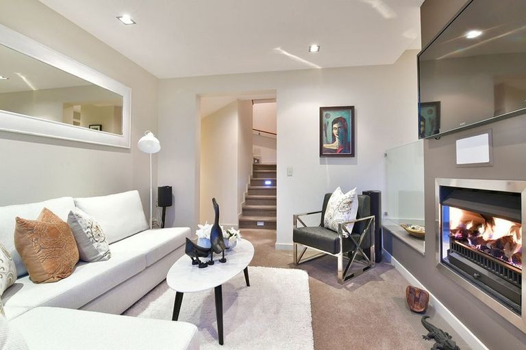 Photo of property in 83 William Bayes Place, Red Beach, 0932