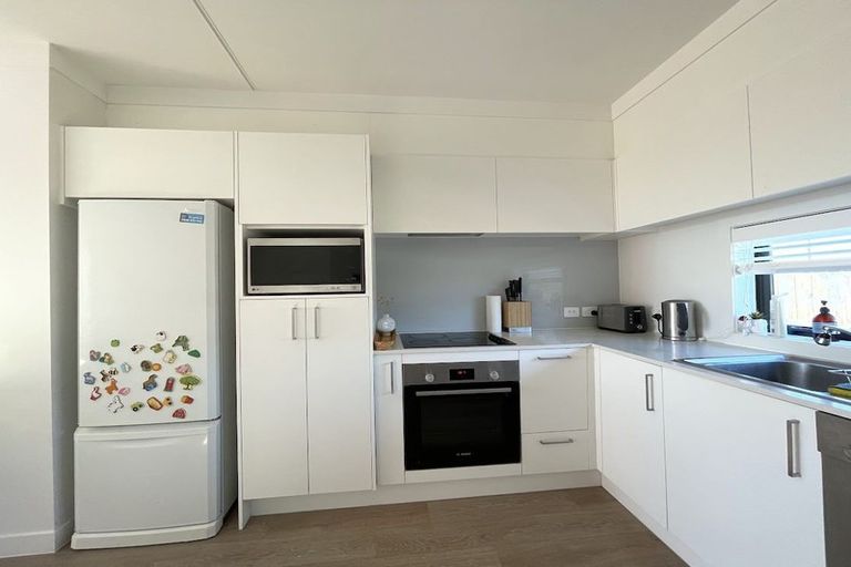 Photo of property in 2f Tramway Road, Beach Haven, Auckland, 0626