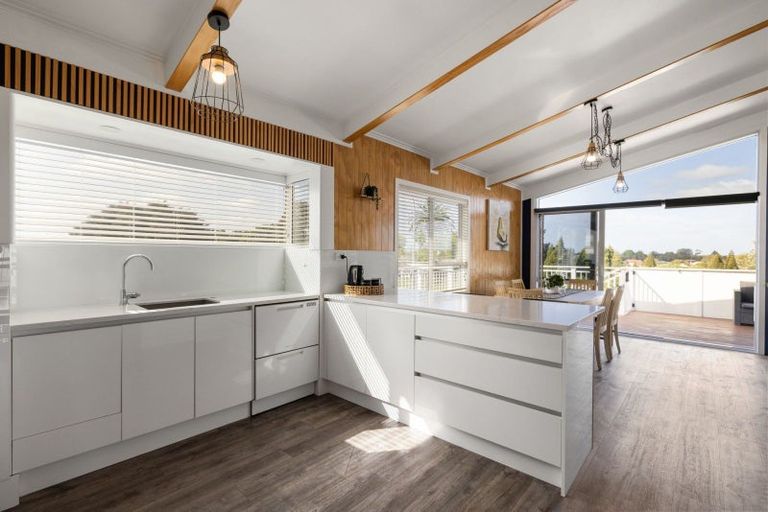 Photo of property in 1 Morrow Avenue, St Andrews, Hamilton, 3200