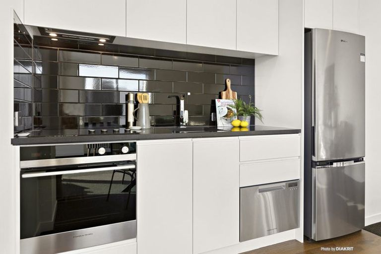 Photo of property in Alpha Apartments, 703/4 Elizabeth Street, Mount Victoria, Wellington, 6011