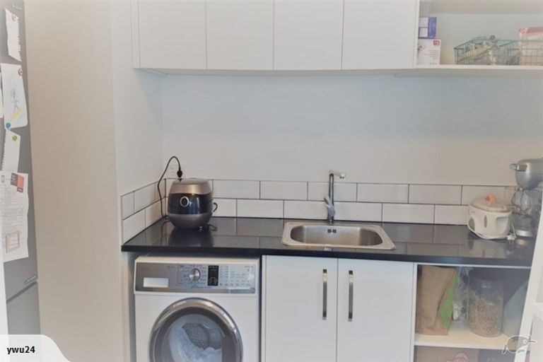 Photo of property in 129 Warren Crescent, Hillmorton, Christchurch, 8025