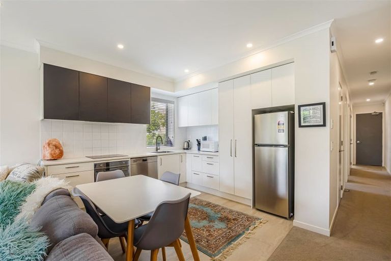 Photo of property in 4/2 Warrant Officer Lane, Hobsonville, Auckland, 0616