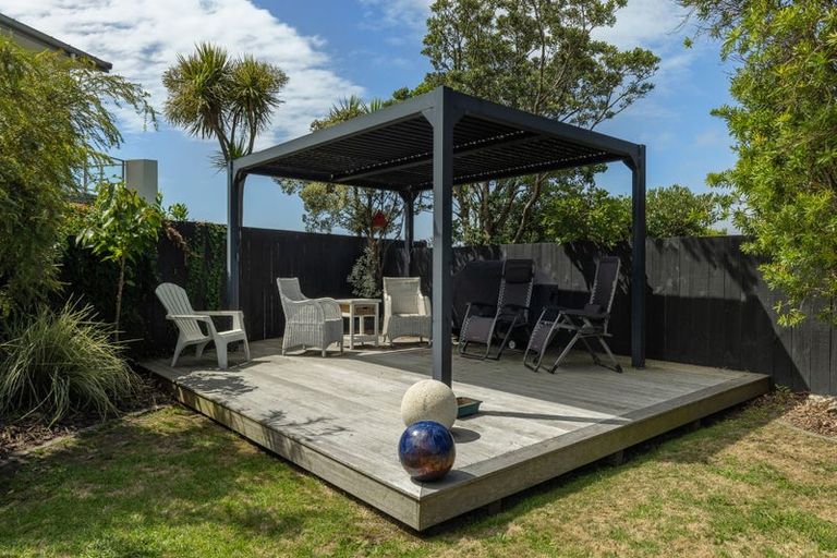 Photo of property in 4 Nuhaka Place, Paraparaumu Beach, Paraparaumu, 5032