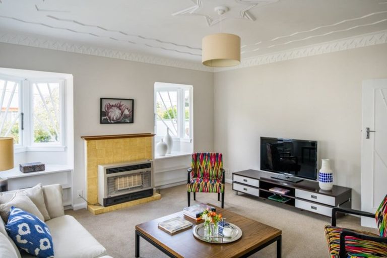 Photo of property in 6 Fairfield Avenue, Fairfield, Lower Hutt, 5011