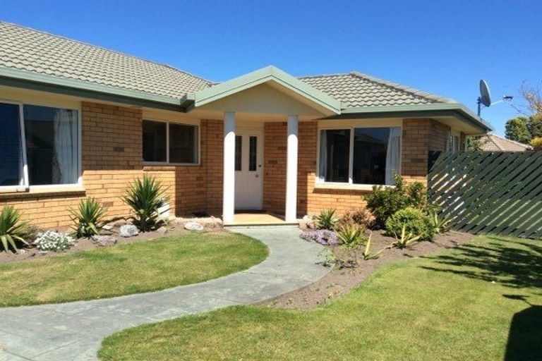 Photo of property in 4 Ronald George Place, Parklands, Christchurch, 8083