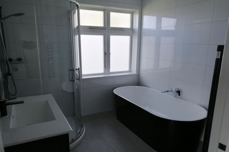 Photo of property in 1/10 Victoria Street, Ebdentown, Upper Hutt, 5018