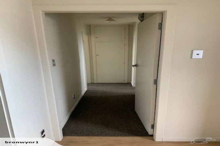 Photo of property in 2/12 Mortlake Street, Islington, Christchurch, 8042