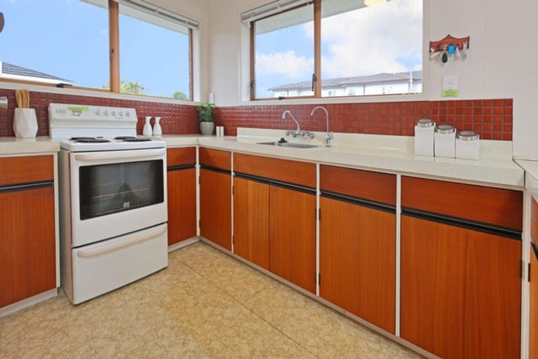 Photo of property in 1/33 Swanson Road, Henderson, Auckland, 0610