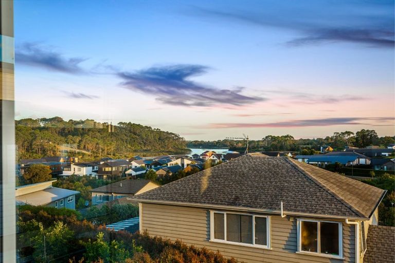 Photo of property in 2 Tauwaka Crescent, Riverhead, 0820