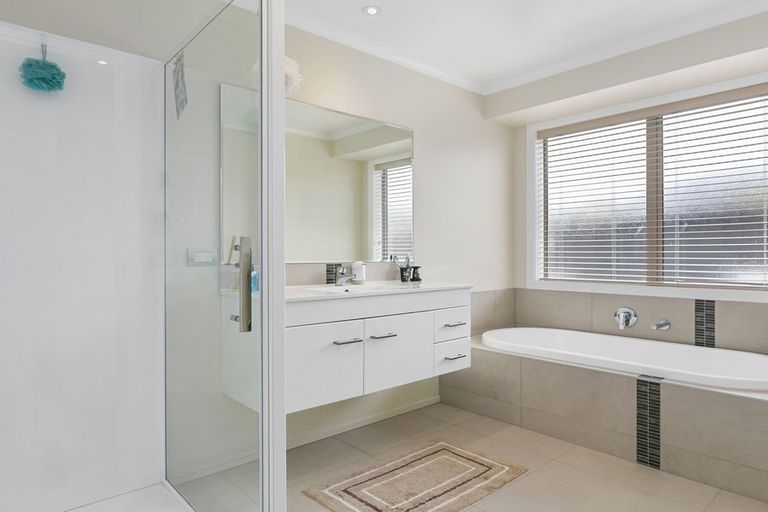 Photo of property in 48 Hagart-alexander Drive, Mosgiel, 9024