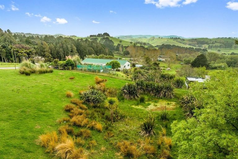 Photo of property in 105 Gorge Road, Maungaturoto, 0520