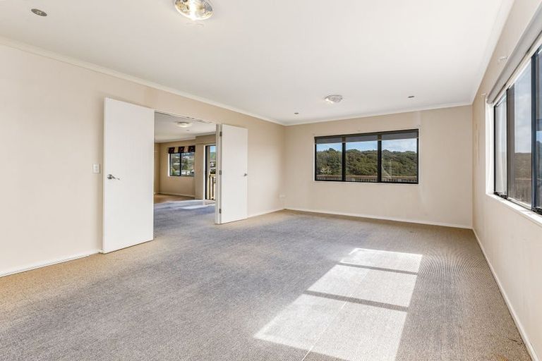 Photo of property in 92 Navigation Drive, Whitby, Porirua, 5024