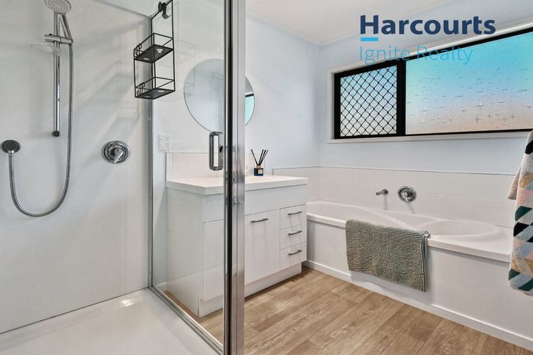 Photo of property in 23 Lane Road, Weymouth, Auckland, 2103