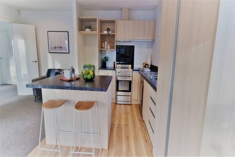 Photo of property in 25c Wainuiomata Road, Wainuiomata, Lower Hutt, 5014