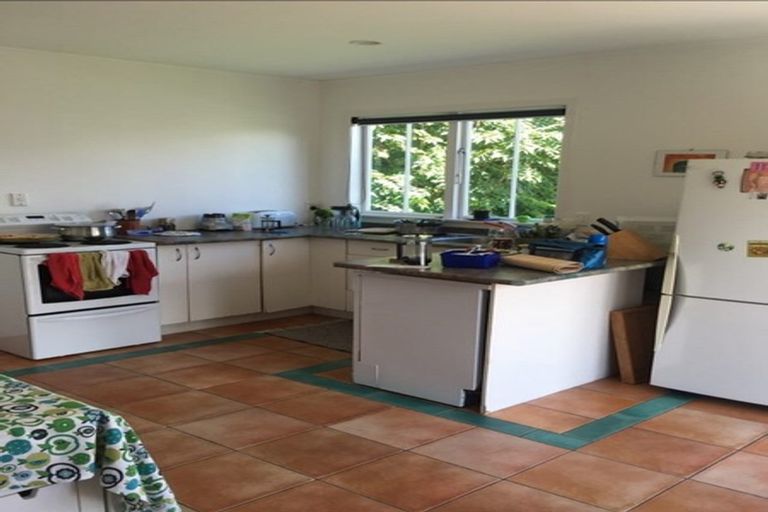 Photo of property in 97 Awaroa Road, Sunnyvale, Auckland, 0612