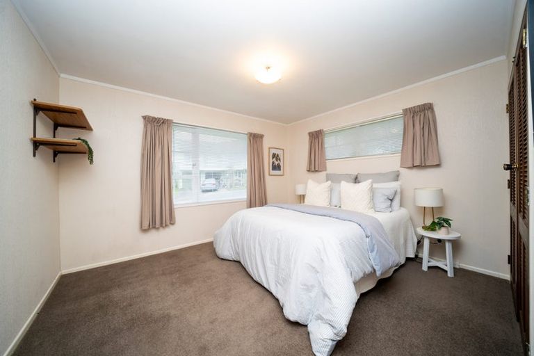 Photo of property in 12 Newnham Court, Tawa, Wellington, 5028