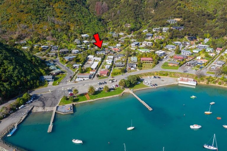 Photo of property in 1 Amelia Crescent, Waikawa, Picton, 7220