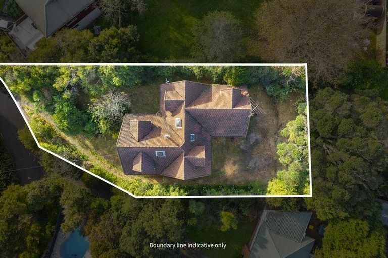 Photo of property in 18 Valley Road, Northcote, Auckland, 0626