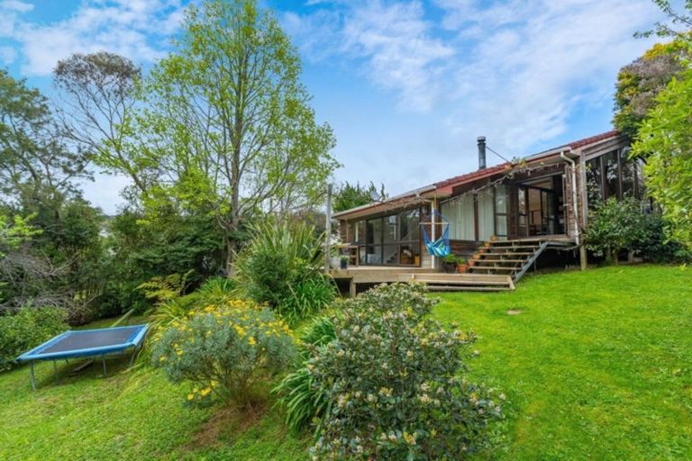 Photo of property in 27 Woolwich Close, Whitby, Porirua, 5024