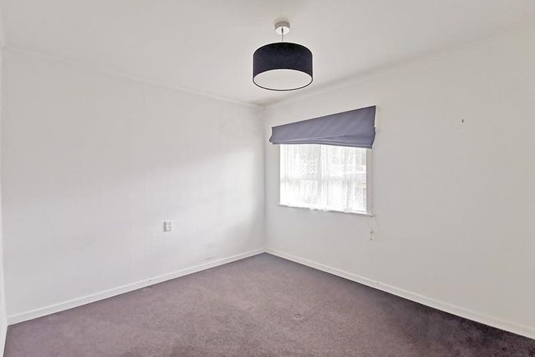 Photo of property in 1/1 Anne Road, Hillcrest, Auckland, 0627