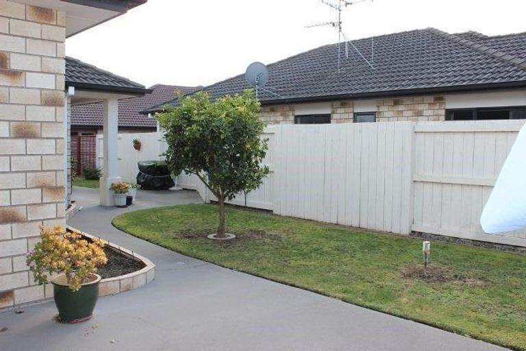 Photo of property in 12 Putaka Place, Papamoa Beach, Papamoa, 3118