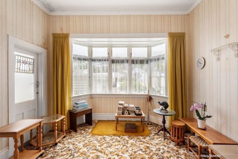 Photo of property in 73 Derwent Street, Island Bay, Wellington, 6023