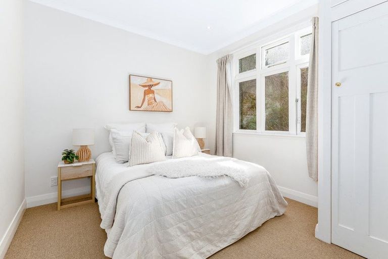 Photo of property in 94 Eden Street, Island Bay, Wellington, 6023