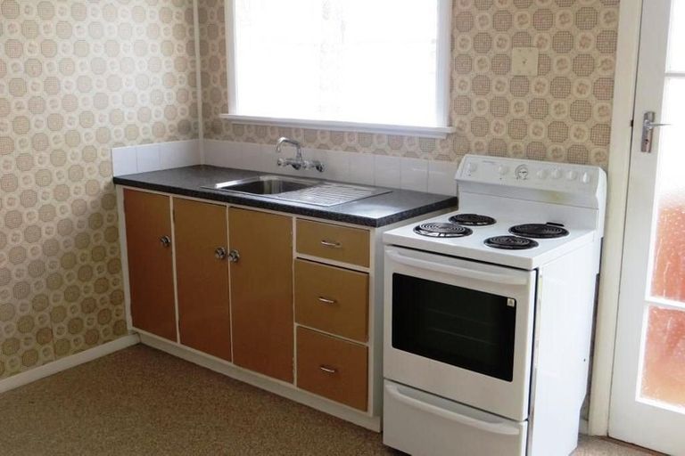 Photo of property in 1/1 Gower Street, Silverstream, Upper Hutt, 5019