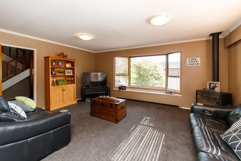 Photo of property in 19 Haast Place, Awapuni, Palmerston North, 4412