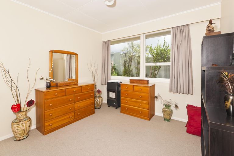 Photo of property in 2 Hilltop Avenue, Morningside, Whangarei, 0110