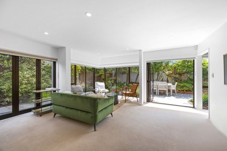 Photo of property in 75b Aikmans Road, Merivale, Christchurch, 8014