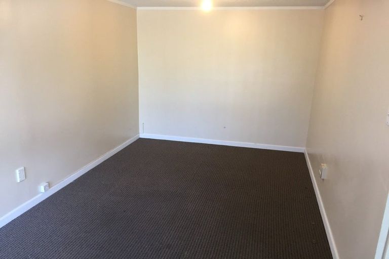 Photo of property in 3/35 Trentham Road, Papakura, 2110