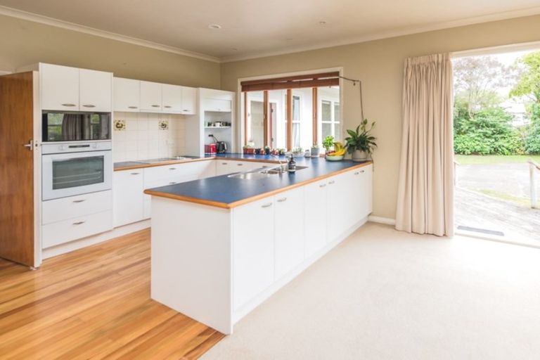Photo of property in 38 Parsons Street, Saint Johns Hill, Whanganui, 4501