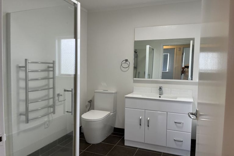 Photo of property in 79 La Rosa Street, Green Bay, Auckland, 0604